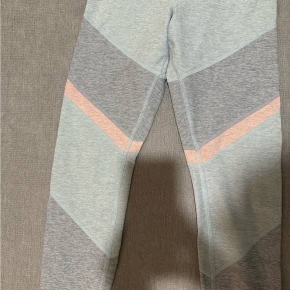 Alo Yoga Alosoft Shelia Leggings - Picture 2 of 4